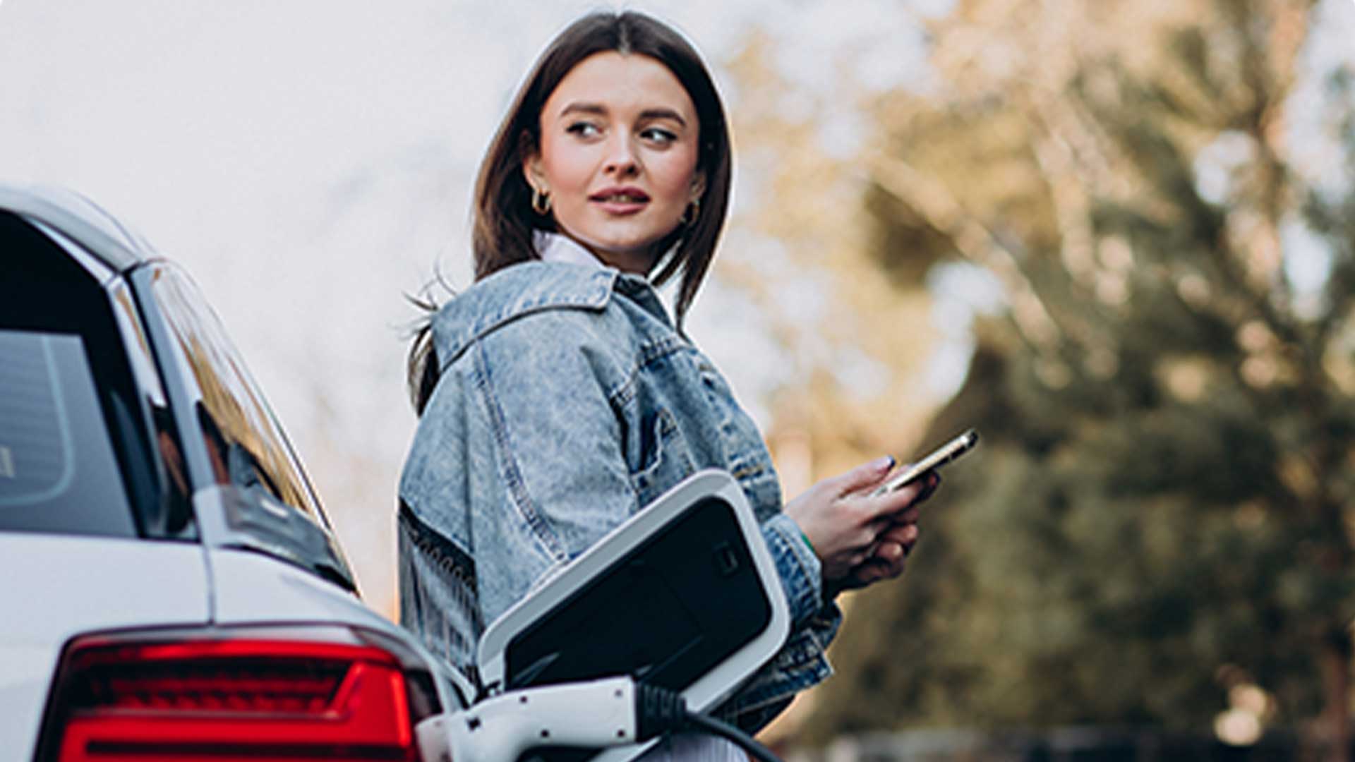 VI TROR PÅ AT FREMTIDENS MOBILITETSLØSNINGER ER ELEKTRISKE VI TROR PÅ AT FREMTIDENS MOBILITETSLØSNINGER ER ELEKTRISKE